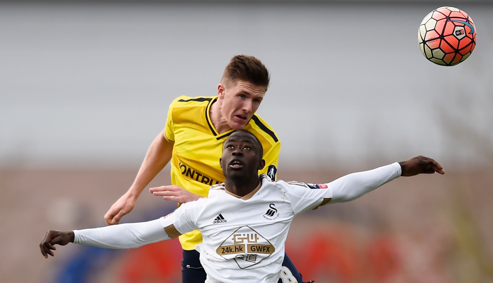 Football Soccer - Oxford United v Swansea City - FA Cup Third Round - Kassam Stadium - 10/1/16 
Swansea's Modou Barrow in action with Oxford United's John Lundstram 
Reuters / Dylan Martinez 
Livepic 
EDITORIAL USE ONLY. No use with unauthorized audio, video, data, fixture lists, club/league logos or 