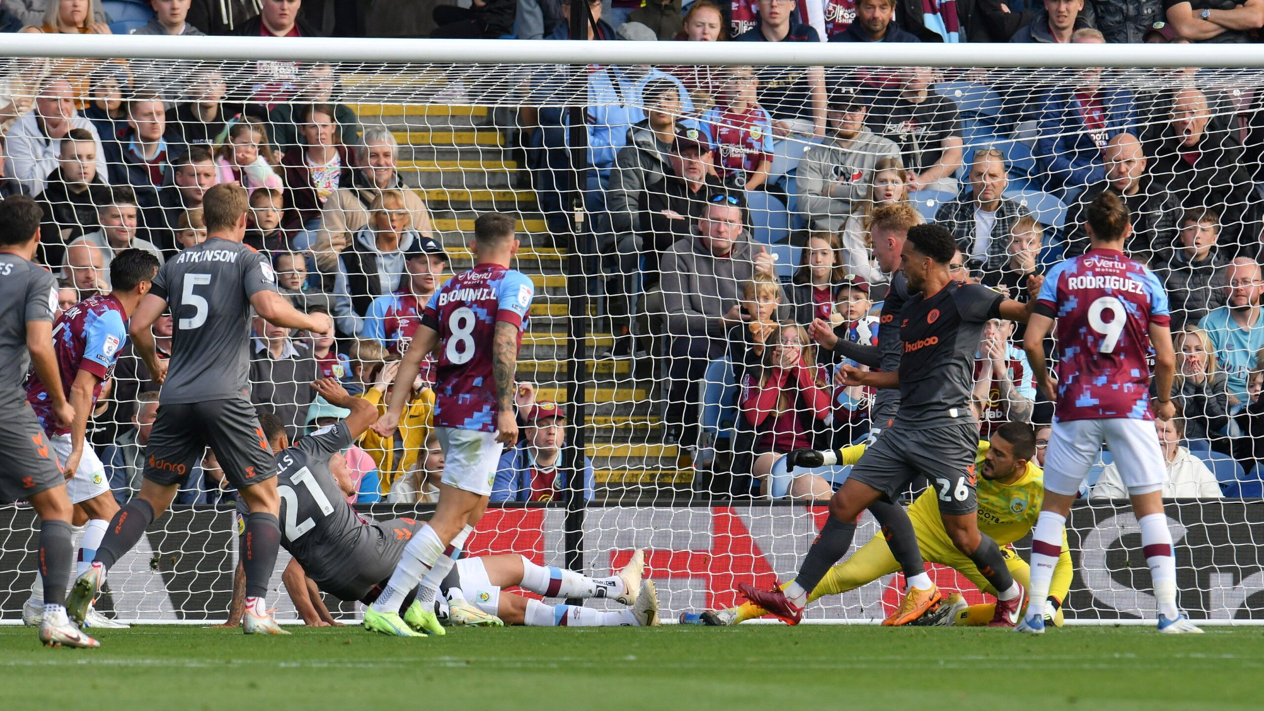 Soccer Football - Championship - Burnley v Bristol City - Turf Moor, Burnley, Britain - September 17, 2022  Bristol City's Nahki Wells scores their first goal  Action Images/Paul Burrows  EDITORIAL USE ONLY. No use with unauthorized audio, video, data, fixture lists, club/league logos or 