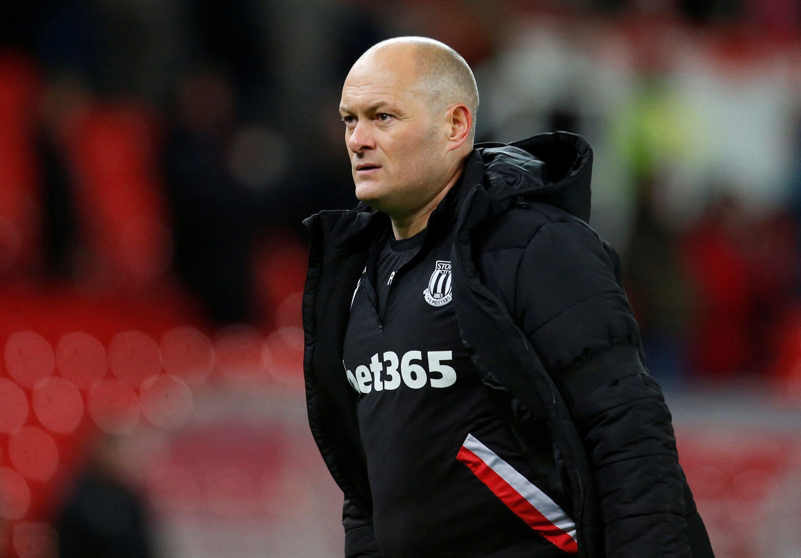 Soccer Football - Championship - Stoke City v Burnley - bet365 Stadium, Stoke-on-Trent, Britain - December 30, 2022 Stoke City manager Alex Neil looks dejected after the match   Action Images/Ed Sykes  EDITORIAL USE ONLY. No use with unauthorized audio, video, data, fixture lists, club/league logos or 
