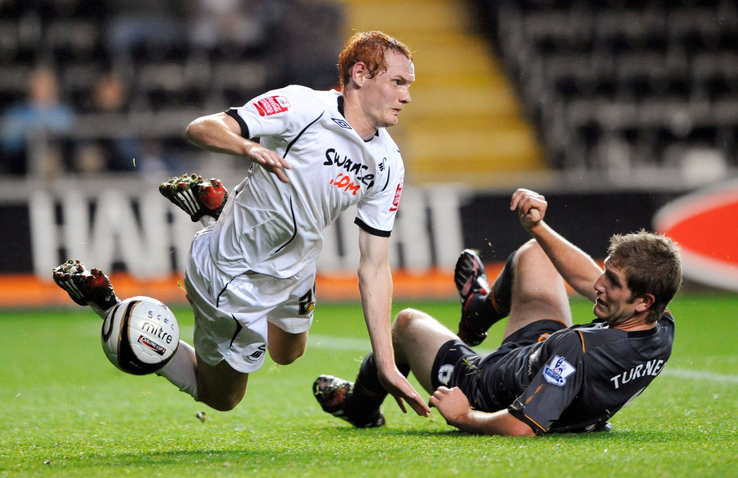 Football - Swansea City v Hull City - Carling Cup Second Round - Liberty Stadium - 08/09 , 26/8/08 
Shaun MacDonald - Swansea City in action against Hull City 
Mandatory Credit: Action Images / Henry Browne