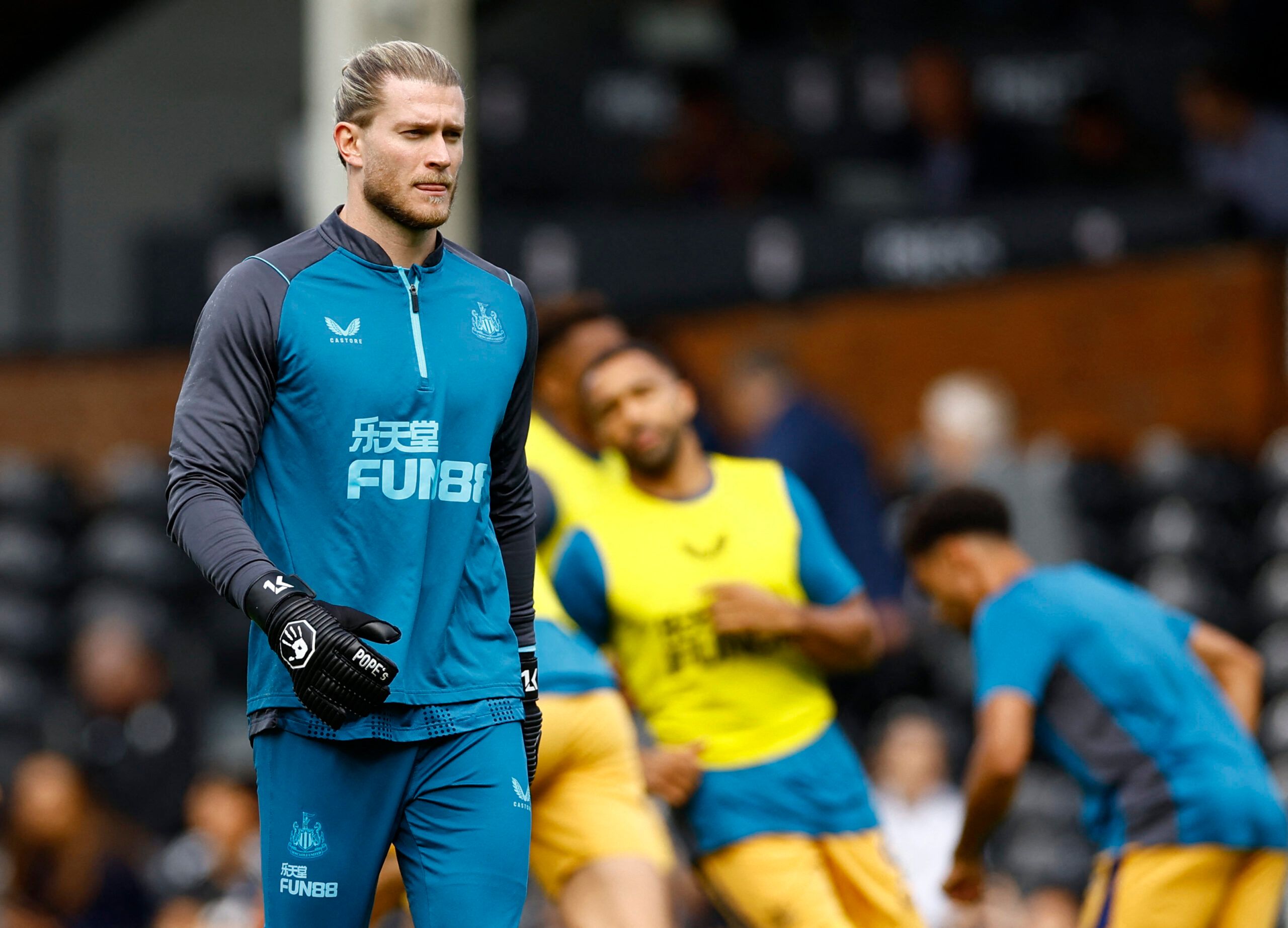 Soccer Football - Premier League - Fulham v Newcastle United - Craven Cottage, London, Britain - October 1, 2022 Newcastle United's Loris Karius during the warm up before the match Action Images via Reuters/Andrew Boyers EDITORIAL USE ONLY. No use with unauthorized audio, video, data, fixture lists, club/league logos or 'live' services. Online in-match use limited to 75 images, no video emulation. No use in betting, games or single club /league/player publications.  Please contact your account r