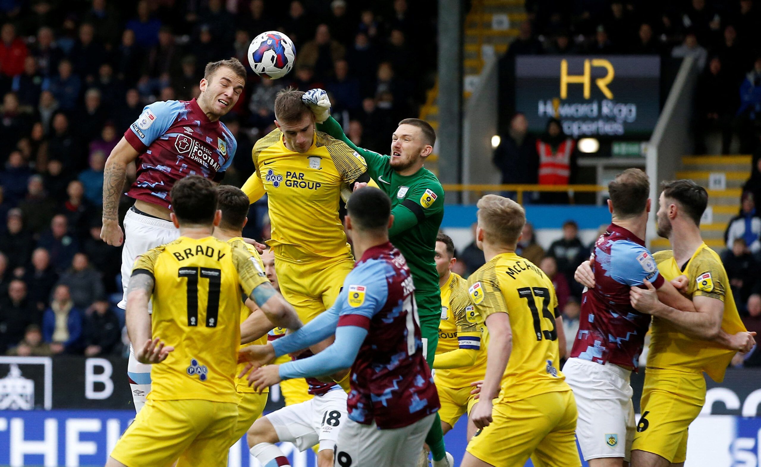 Soccer Football - Championship - Burnley v Preston North End - Turf Moor, Burnley, Britain - February 11, 2023 Burnley's Jordan Beyer heads at goal Action Images/Craig Brough  EDITORIAL USE ONLY. No use with unauthorized audio, video, data, fixture lists, club/league logos or 