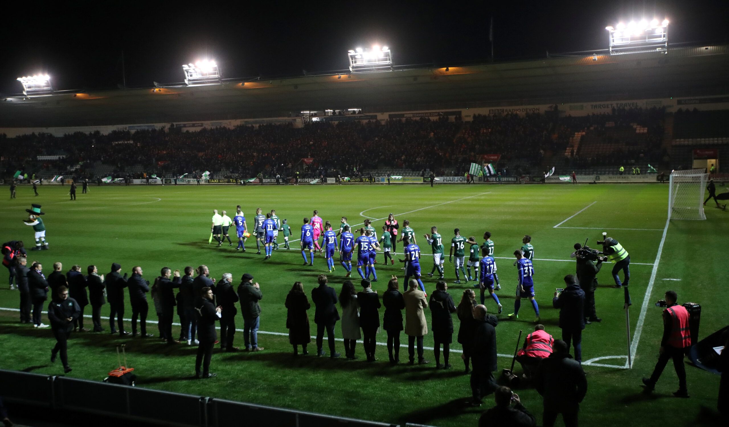 Soccer Football - FA Cup - Second Round Replay - Plymouth Argyle v Bristol Rovers - Home Park, Plymouth, Britain - December 17, 2019   General view before the match as the teams walk out onto the pitch   Action Images/Peter Cziborra