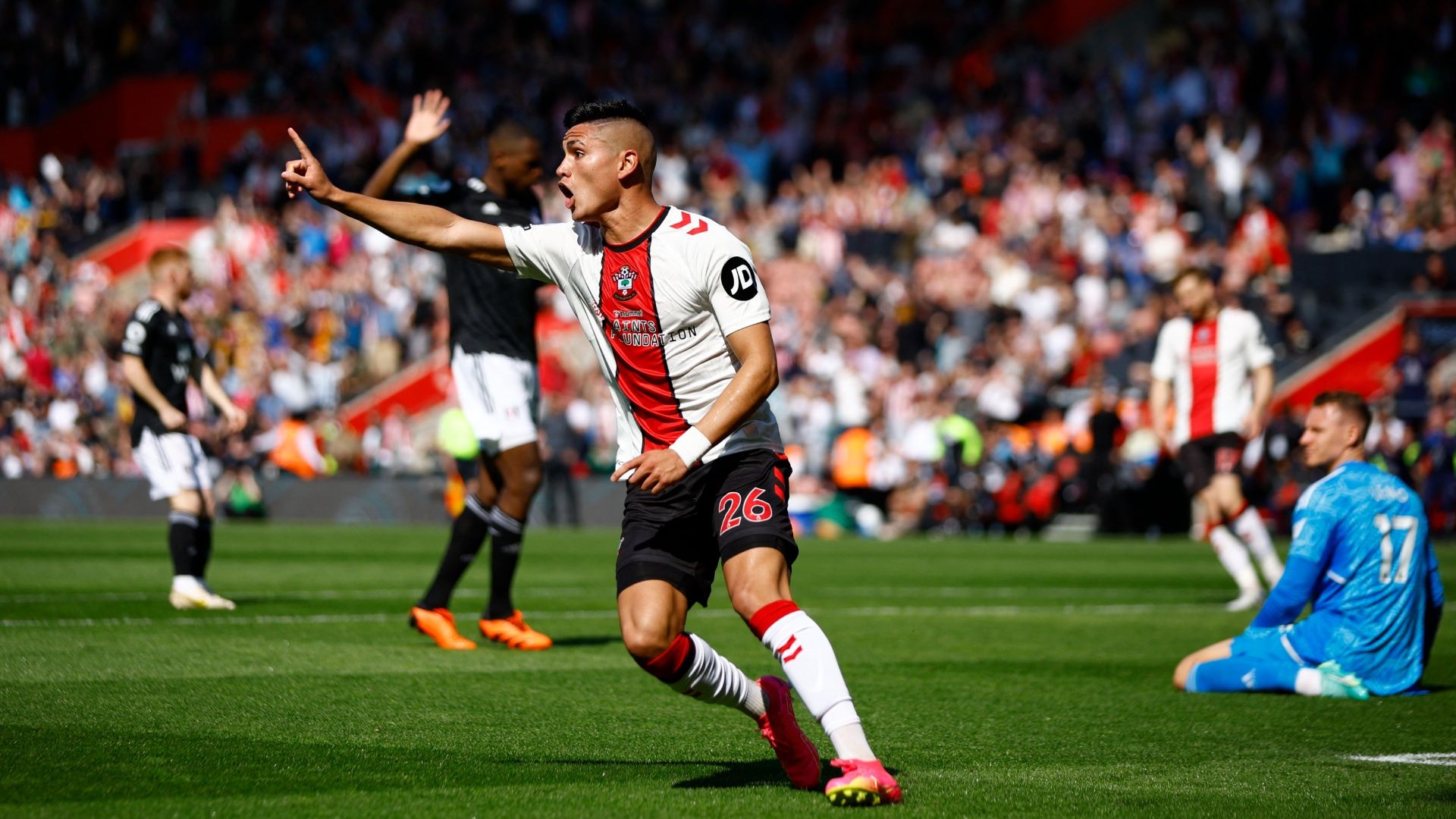 Carlos Alcaraz: Southampton complete signing of Racing Club midfielder in  £12m deal, Football News