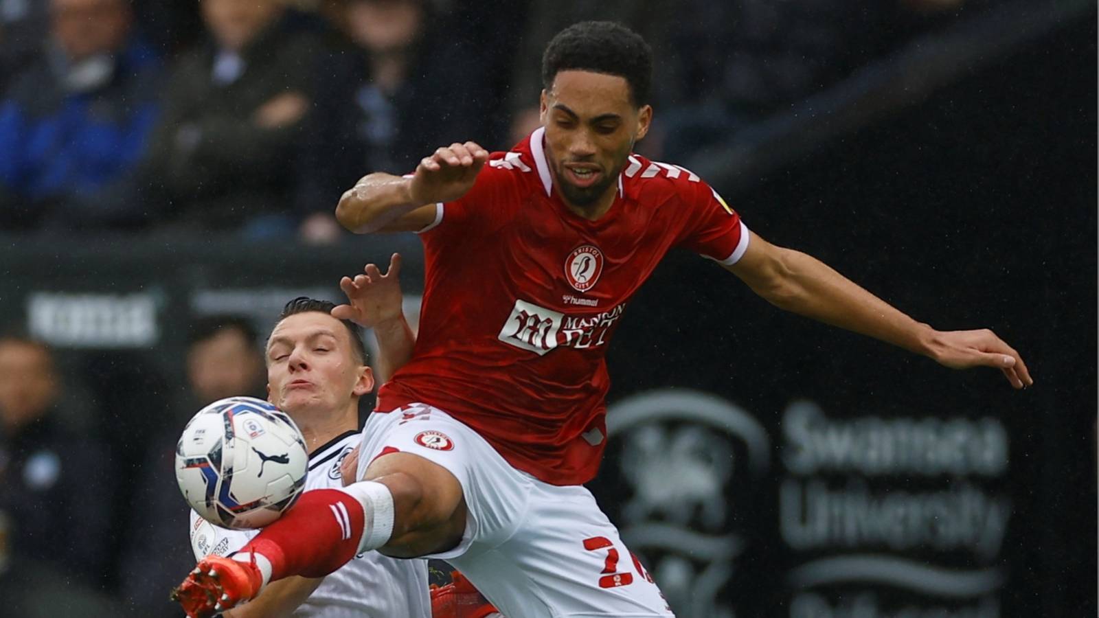 Respons Bristol City atas Tawaran Transfer Kedua Zak Vyner oleh Wrexham