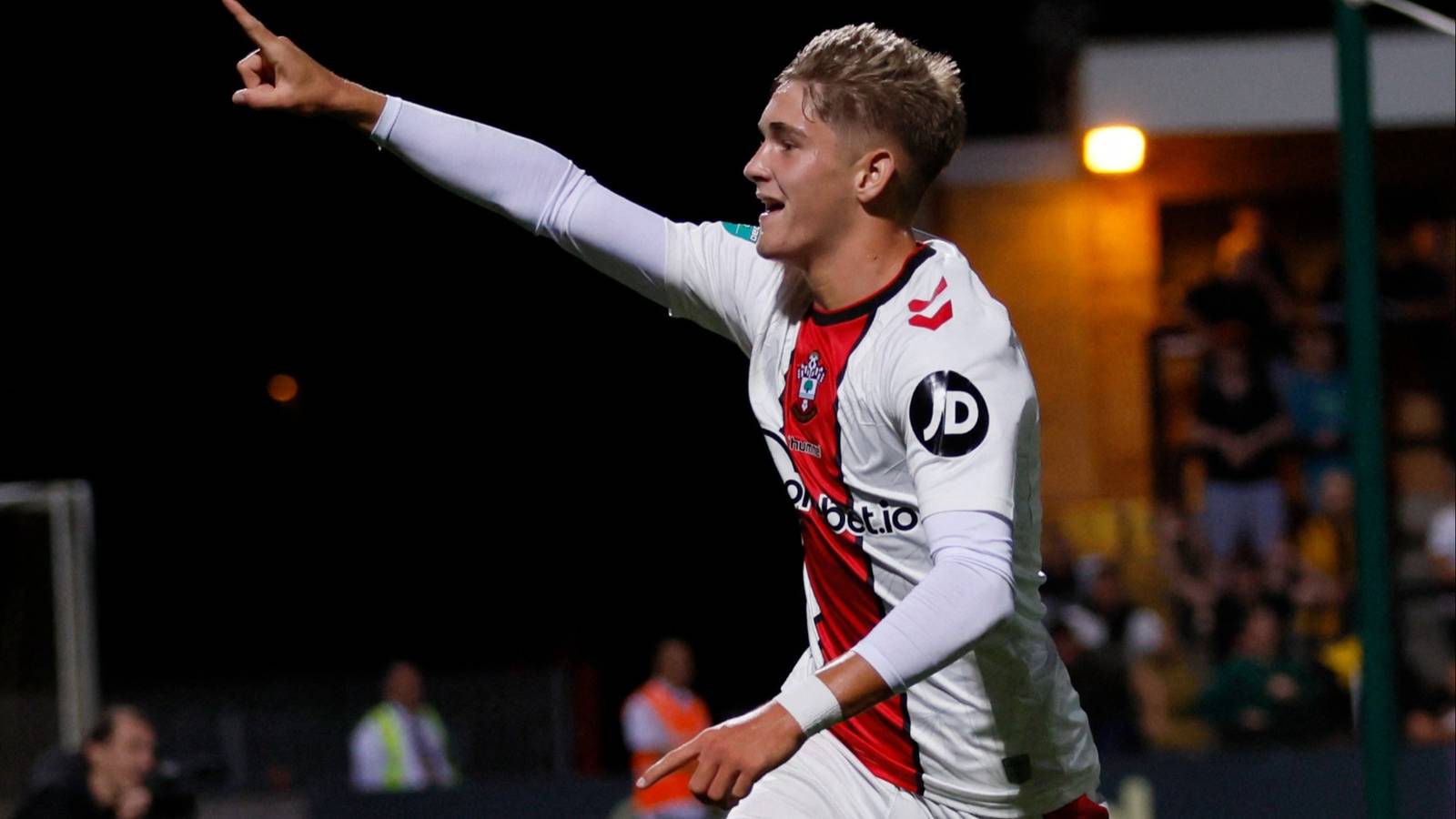 Leyton Orient akan merekrut penyerang Southampton, Dom Ballard Leyton Orient akan merekrut penyerang Southampton, Dom Ballard