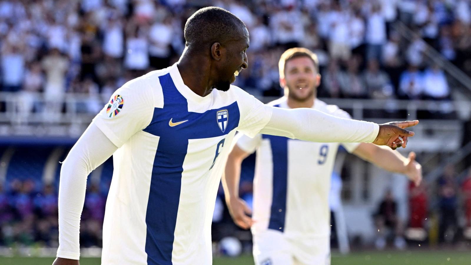 Exclusive: Glen Kamara compares Leeds United and Rangers atmosphere