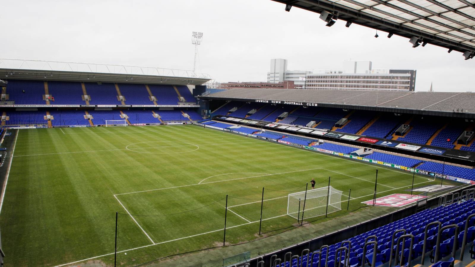 Reaksi analis Sky Sports terhadap kepergian emosional pemain Ipswich Town