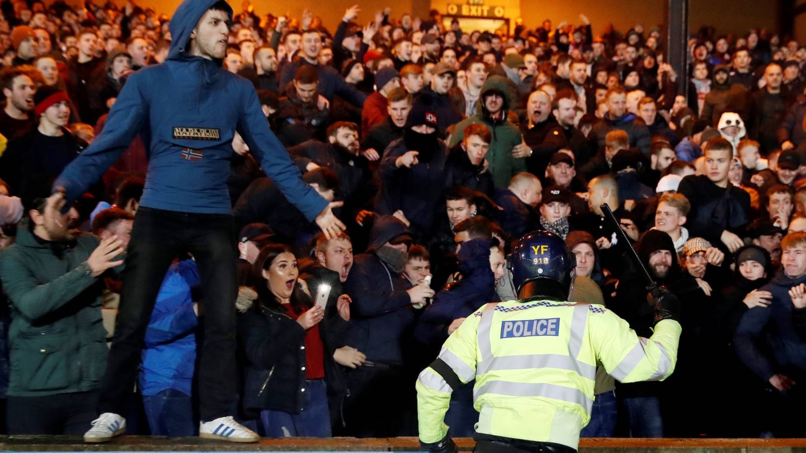 7 Klub EFL Championship dengan Fans Paling Menyebalkan di Media Sosial