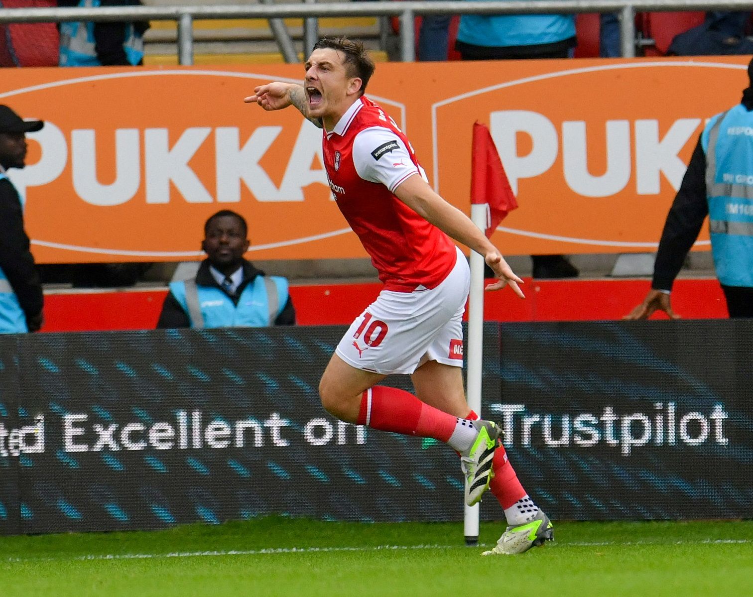 All 24 EFL Championship club's main striker in order from worst to best ...