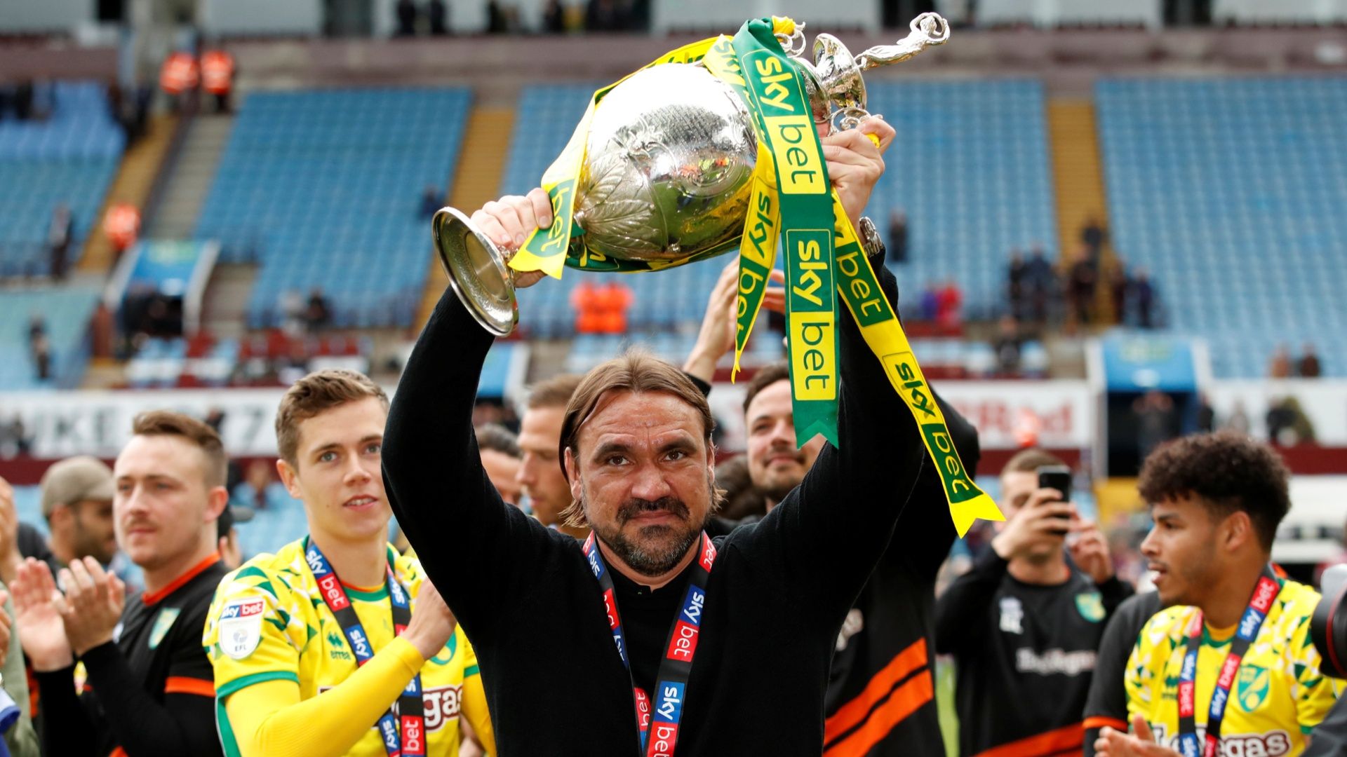 Norwich City v Leeds United footage shows Daniel Farke love