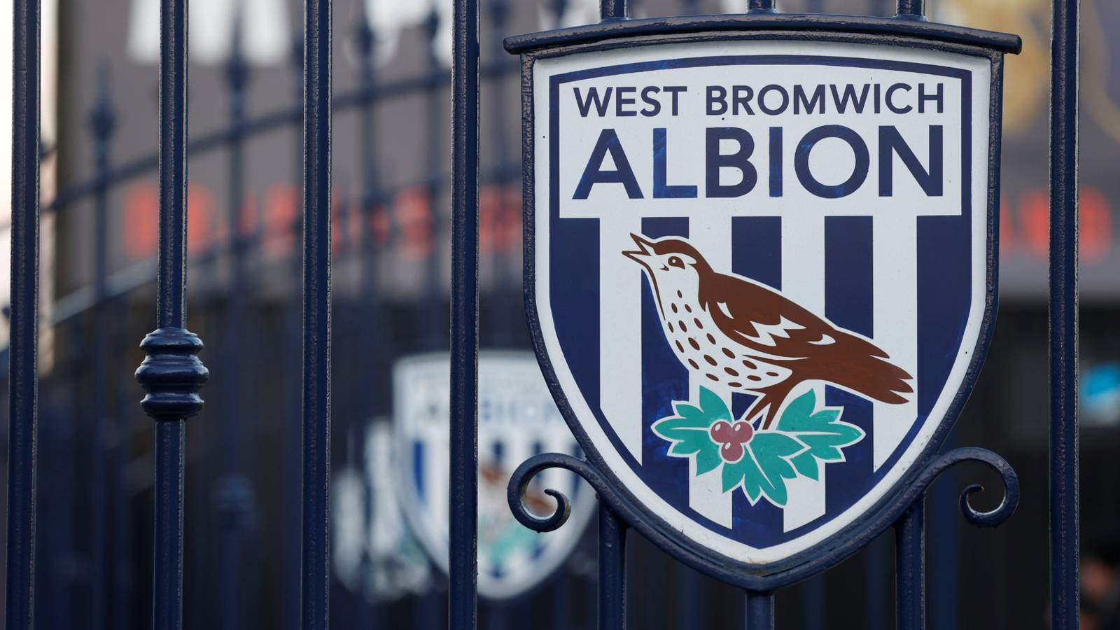 West Brom memantau Sasa Kalajdzic dari Wolves, siap untuk merekrut.