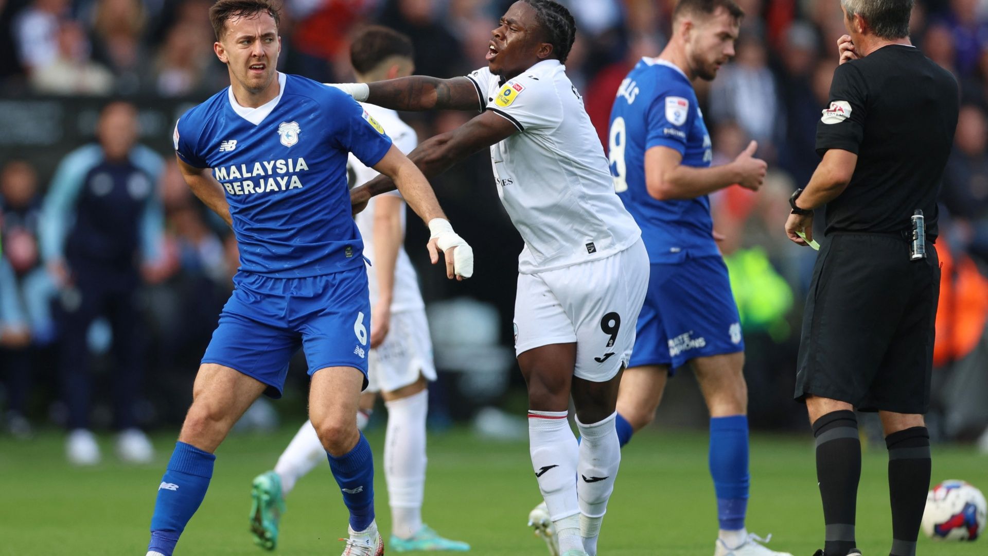 Swansea and Cardiff City set for January transfer battle over League One  midfielder