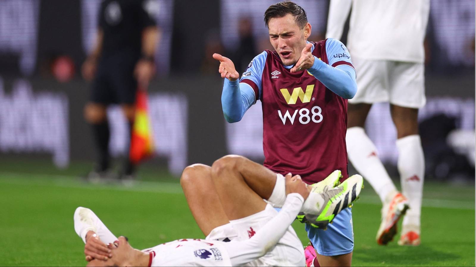 Burnley's Connor Roberts stance revealed amid Leeds United interest