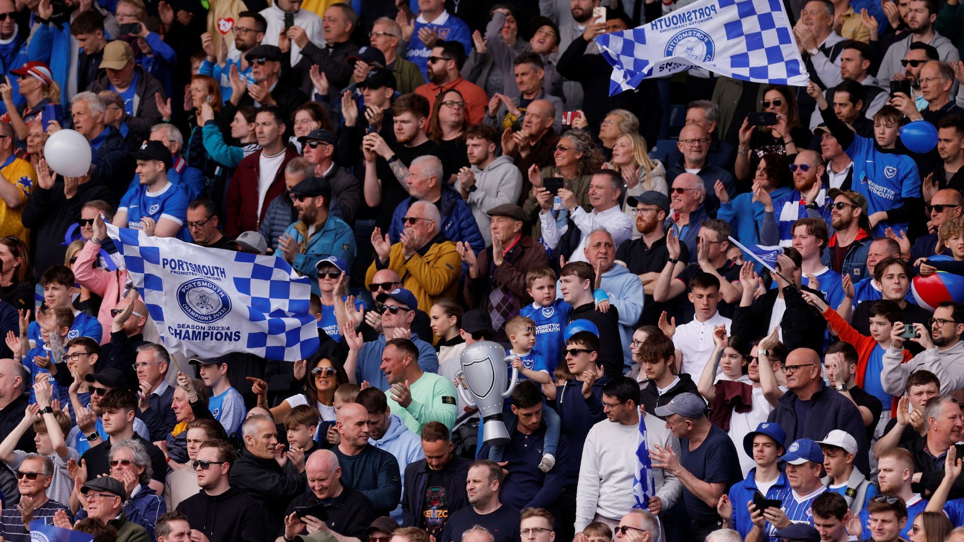 portsmouth fans fratton park