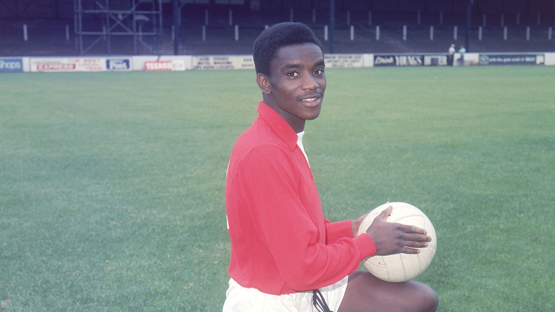 Laurie Cunningham, Leyton Orient
