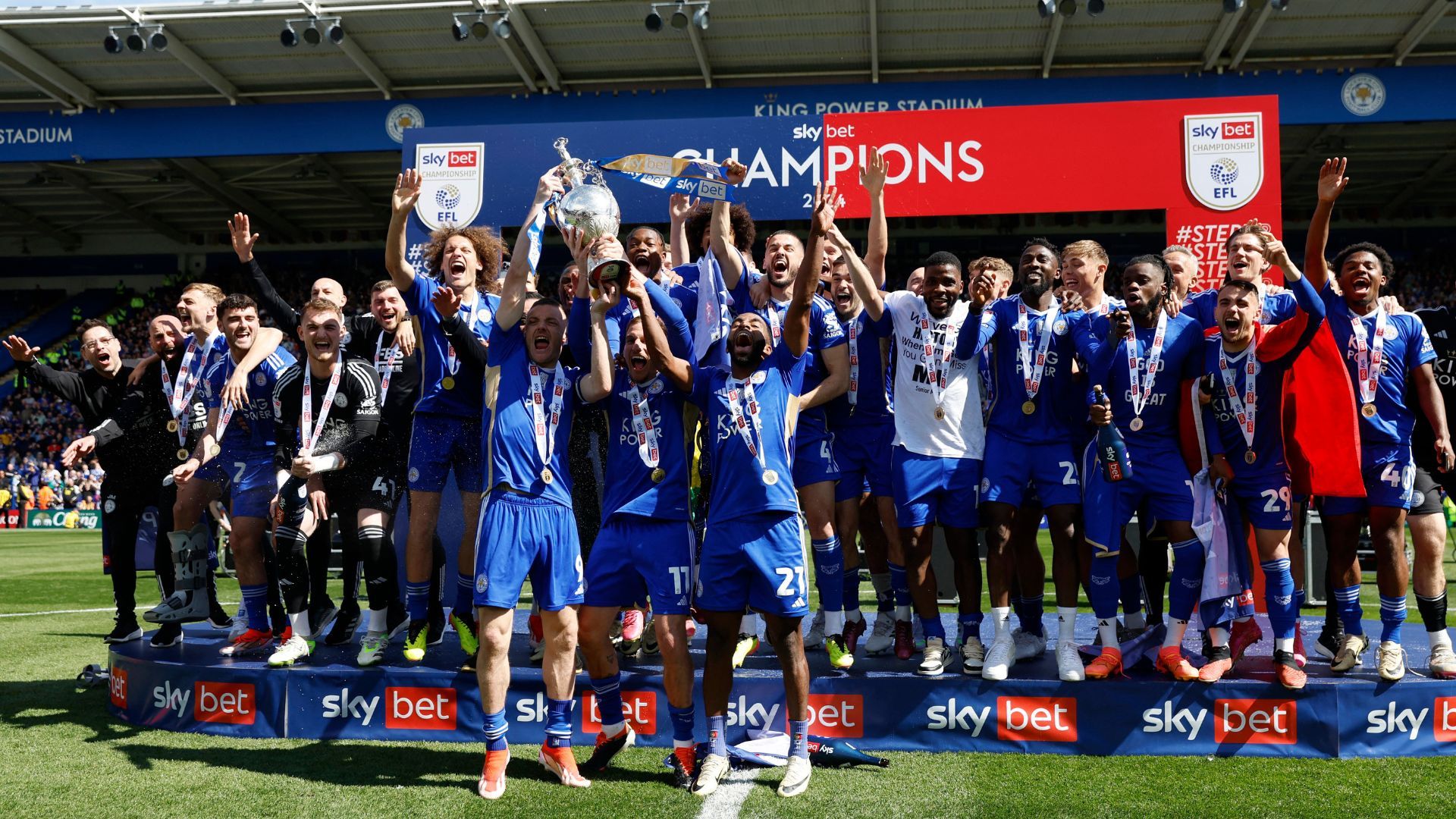 Leicester City trophy lift