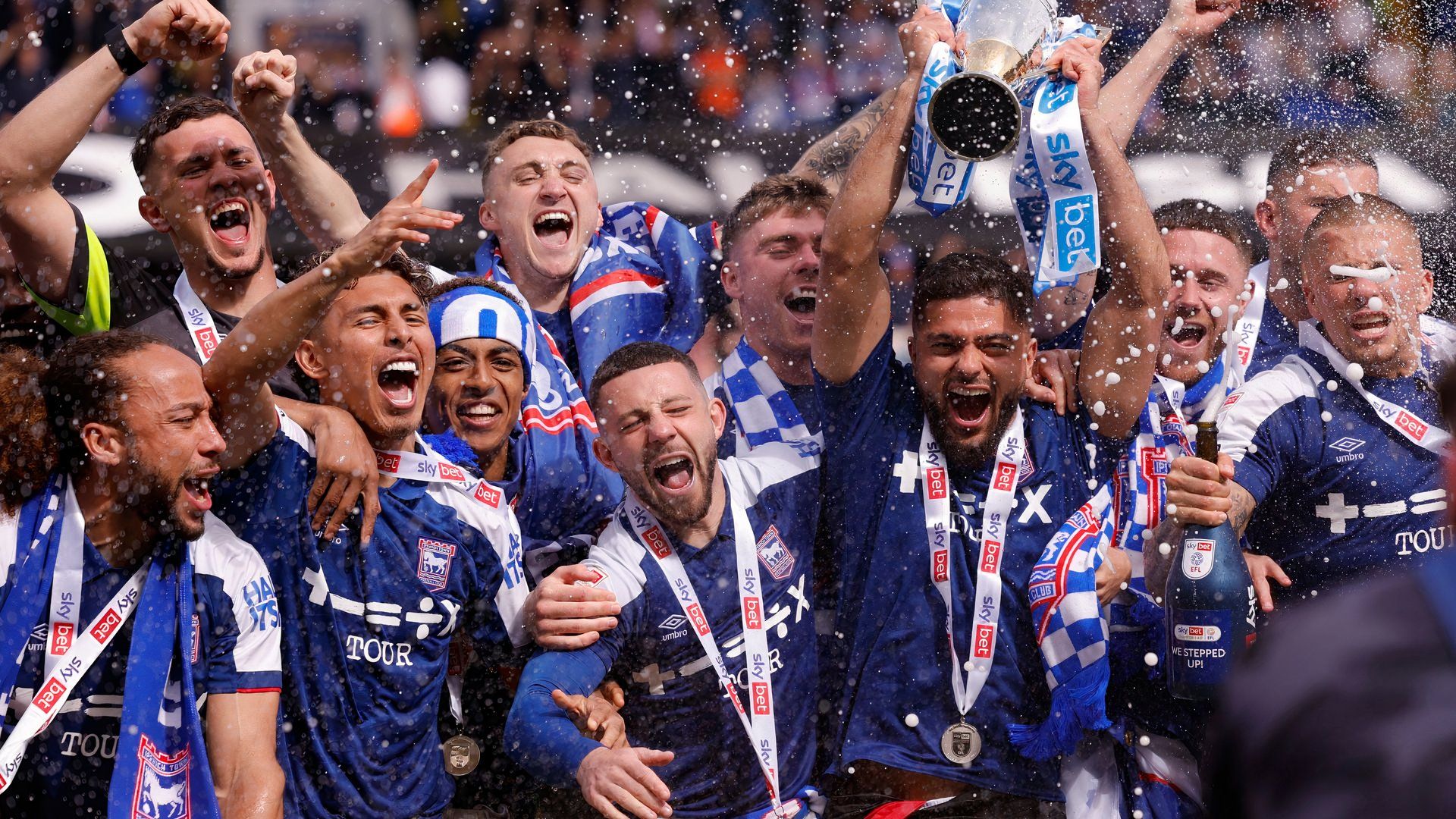 ipswich town players celebrate promotion
