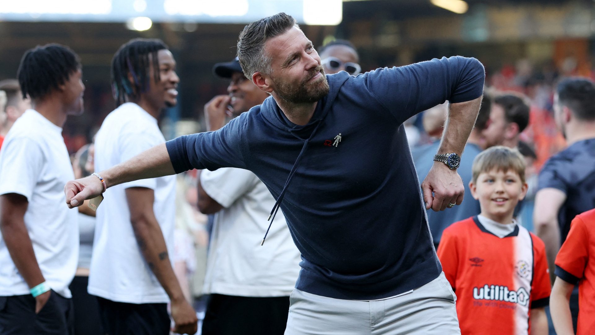 Rob Edwards celebrated with Luton Town fans 