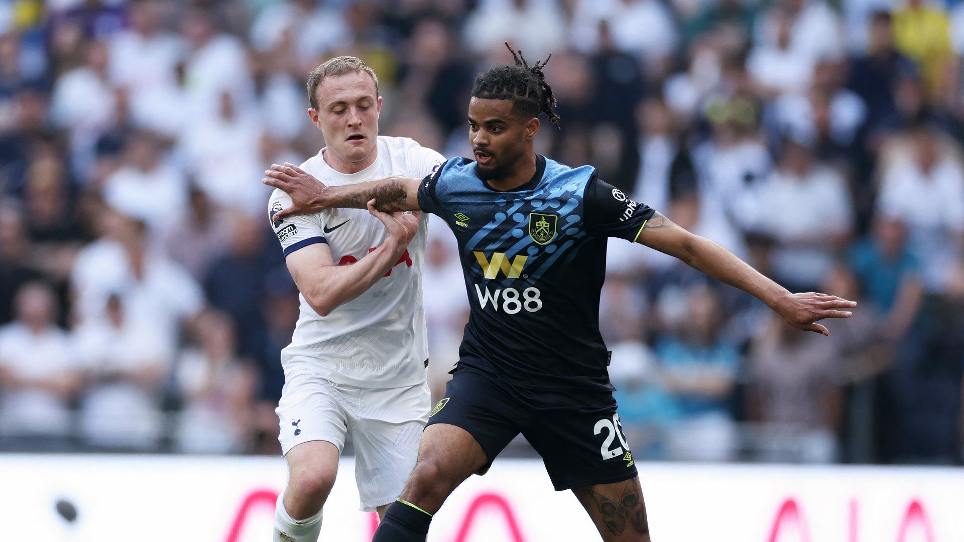 A massive coup" - Pundit reacts to new Leeds United, Spurs news involving  Oliver Skipp