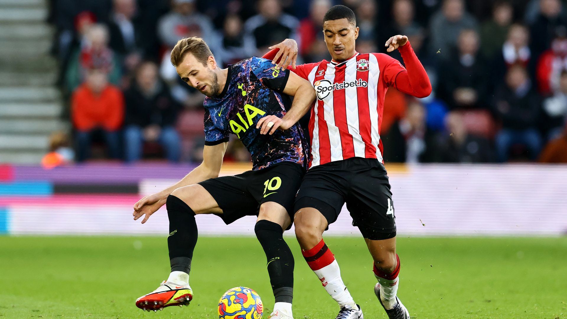 Yan Valery up against Harry Kane in Southampton v Tottenham