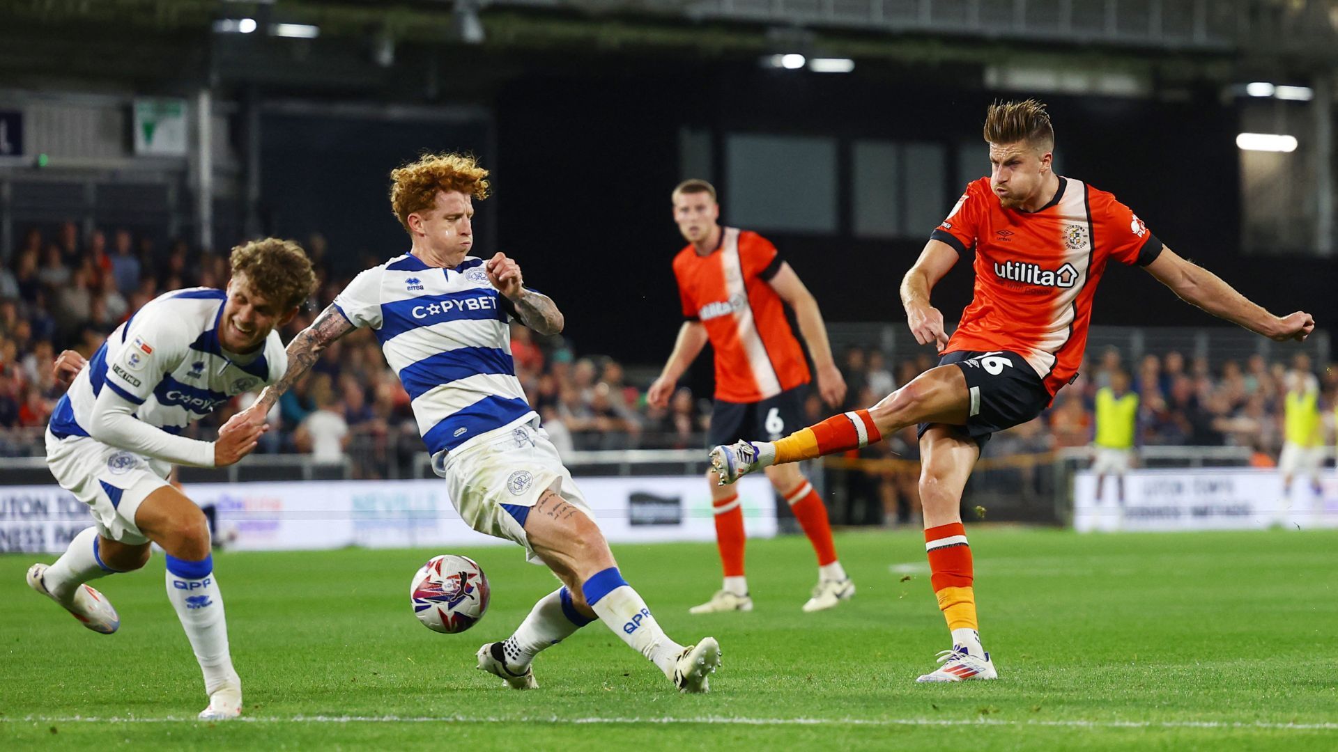 Championship - Luton Town v Queens Park Rangers