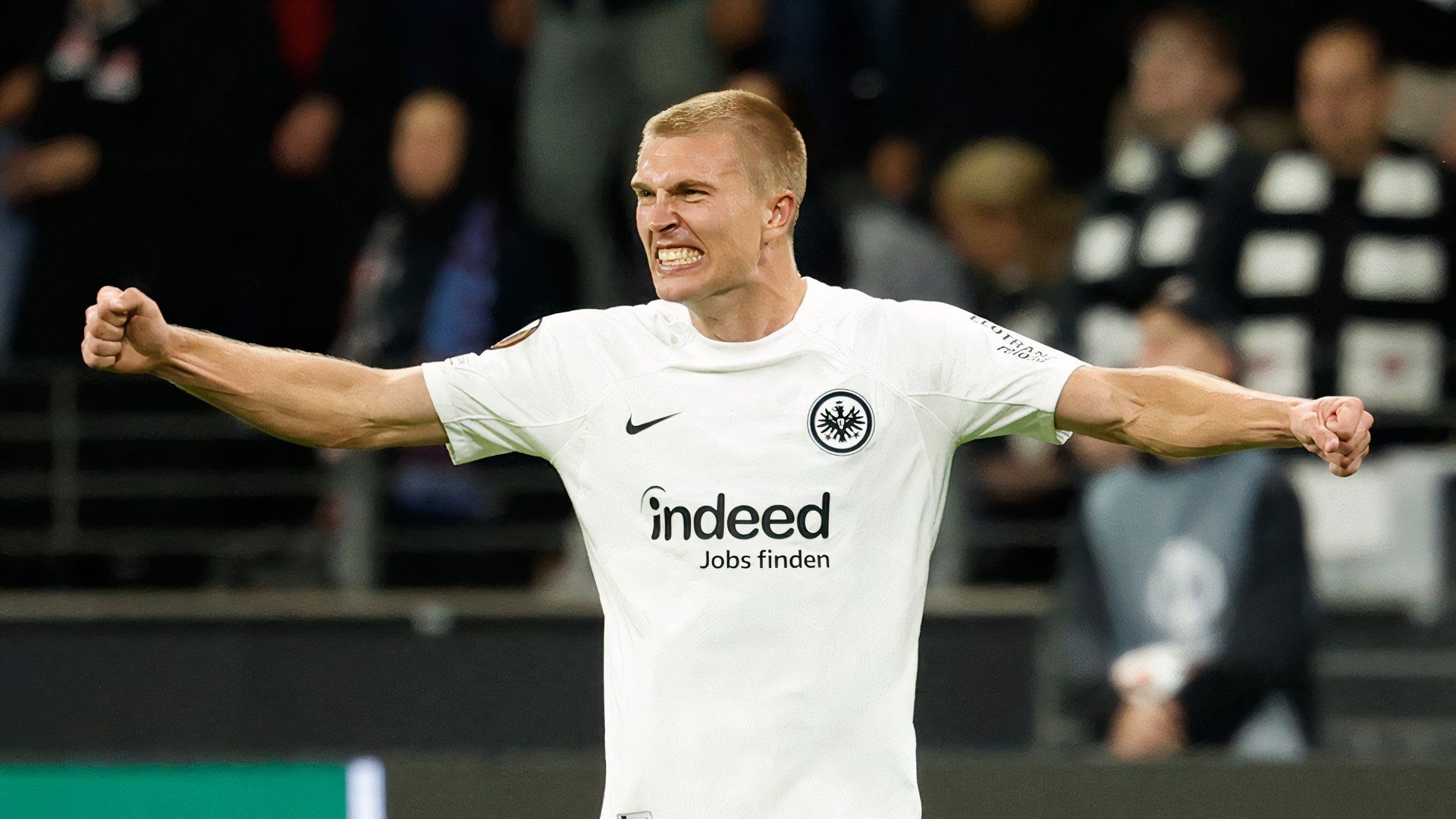 Rasmus Kristensen scores for Eintracht Frankfurt in the UEFA Europa League