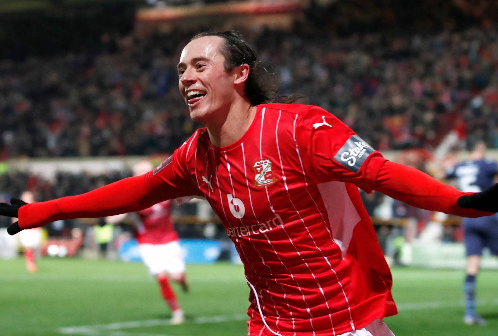 harry-mckirdy-swindon-town-v-