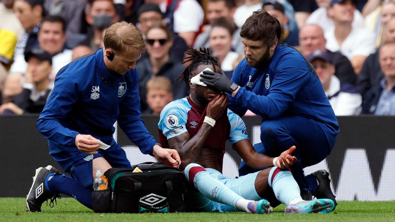 Maxwel Cornet 2.0: Burnley FC, Scott Parker should know January plans