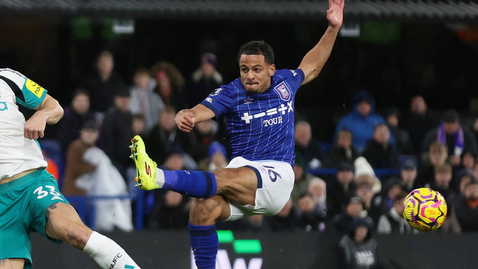 Biaya Luton Town untuk Permanenkan Ali Al-Hamadi dari Ipswich Town