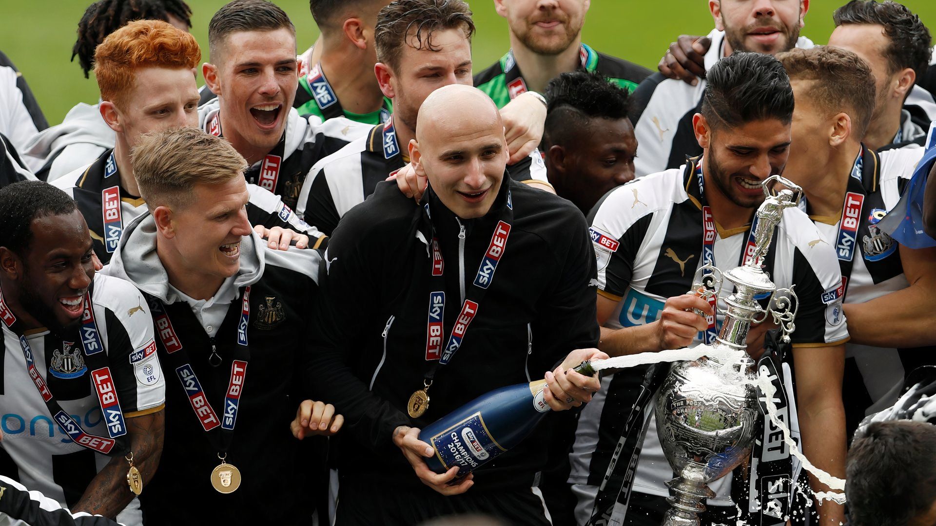 Jonjo Shelvey celebrates winning the Championship with Newcastle United