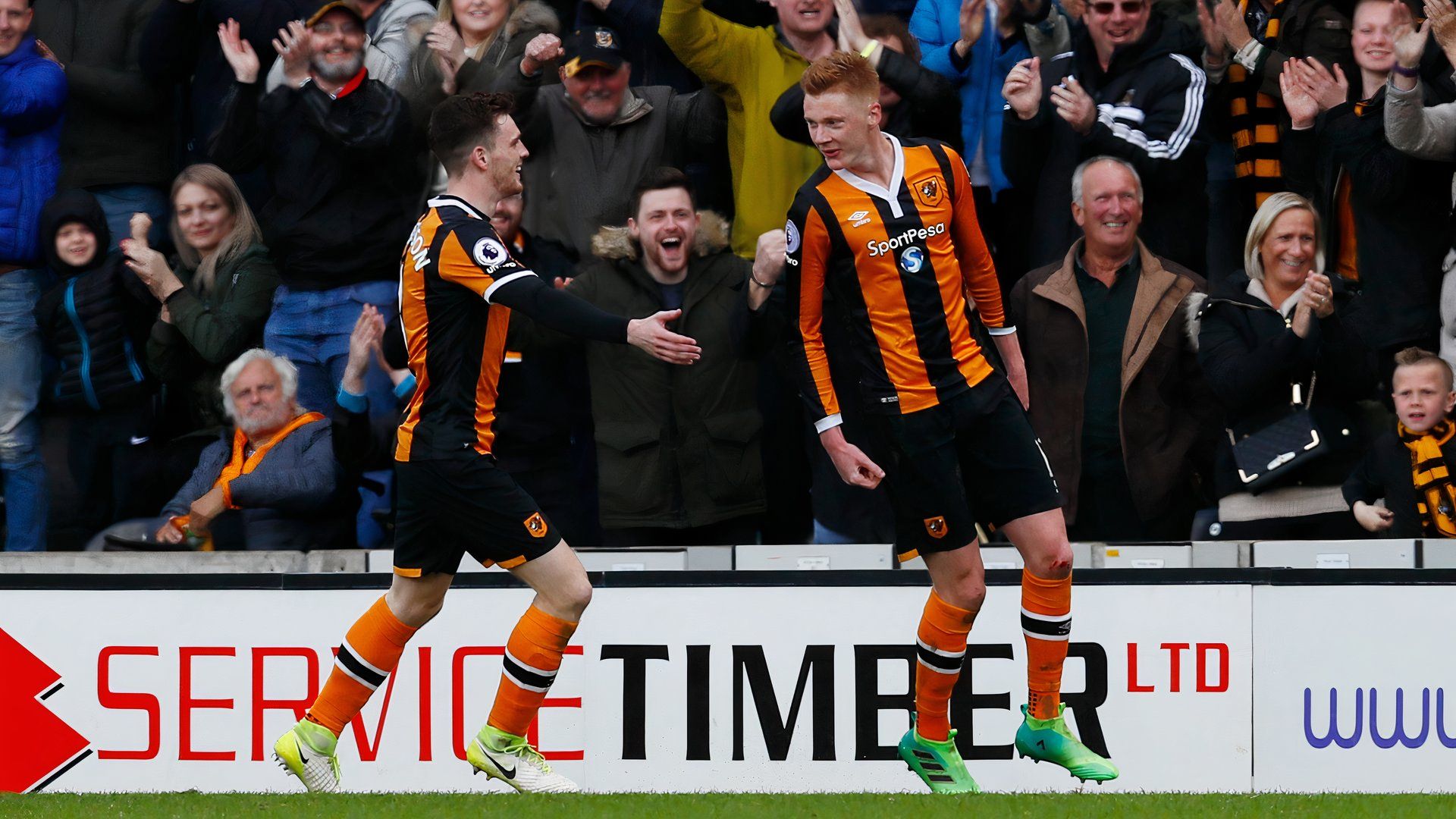 Sam Clucas in the Premier League with Hull City