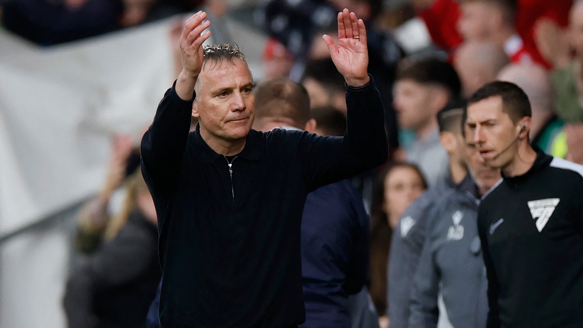 Phil Parkinson clap-2