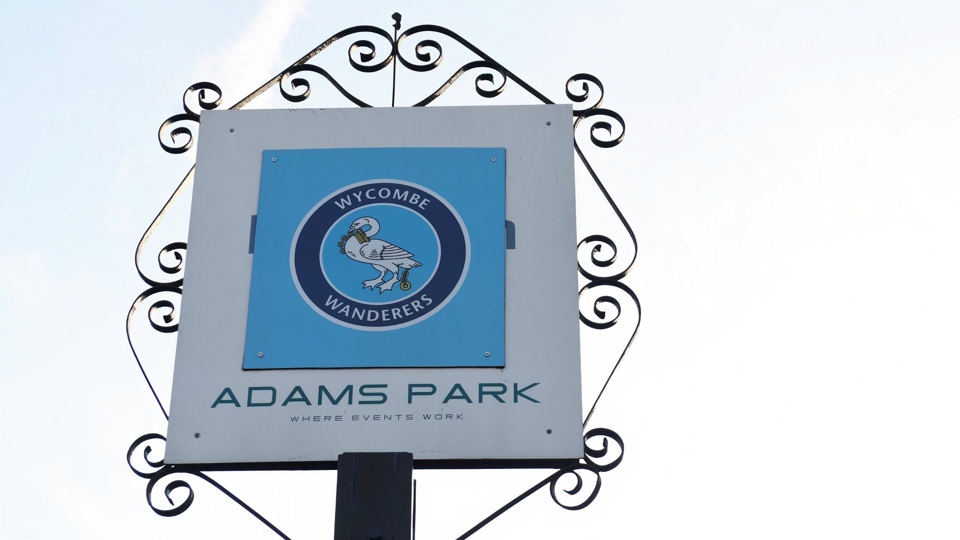 Wycombe Wanderers v Rochdale - Adams Park