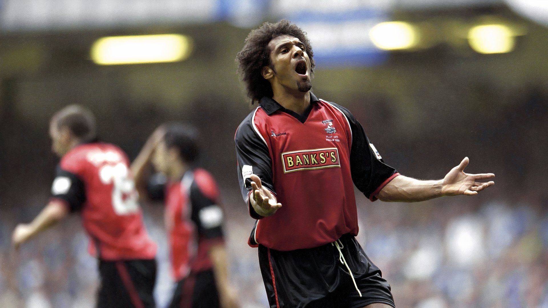 Don Goodman scores for Walsall vs Reading