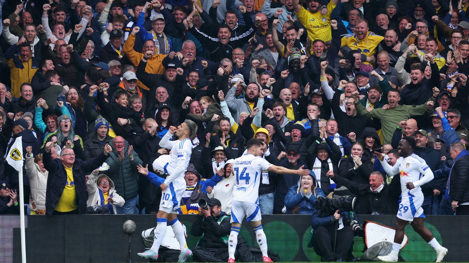 Leeds United 6-0 Stoke City: Piroe puts Leeds on cusp of promotion