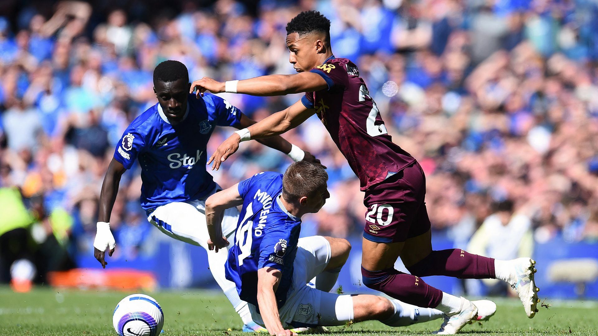 Omari Hutchinson for Ipswich Town vs Everton