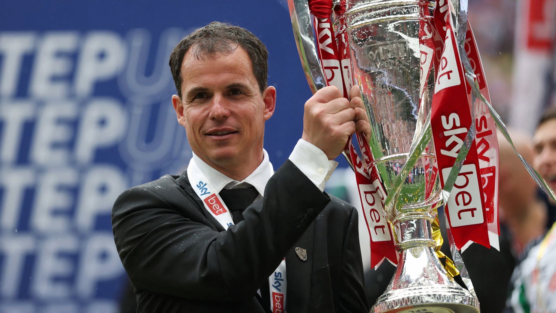 Regis Le Bris celebrates Sunderland's return to the Premier League