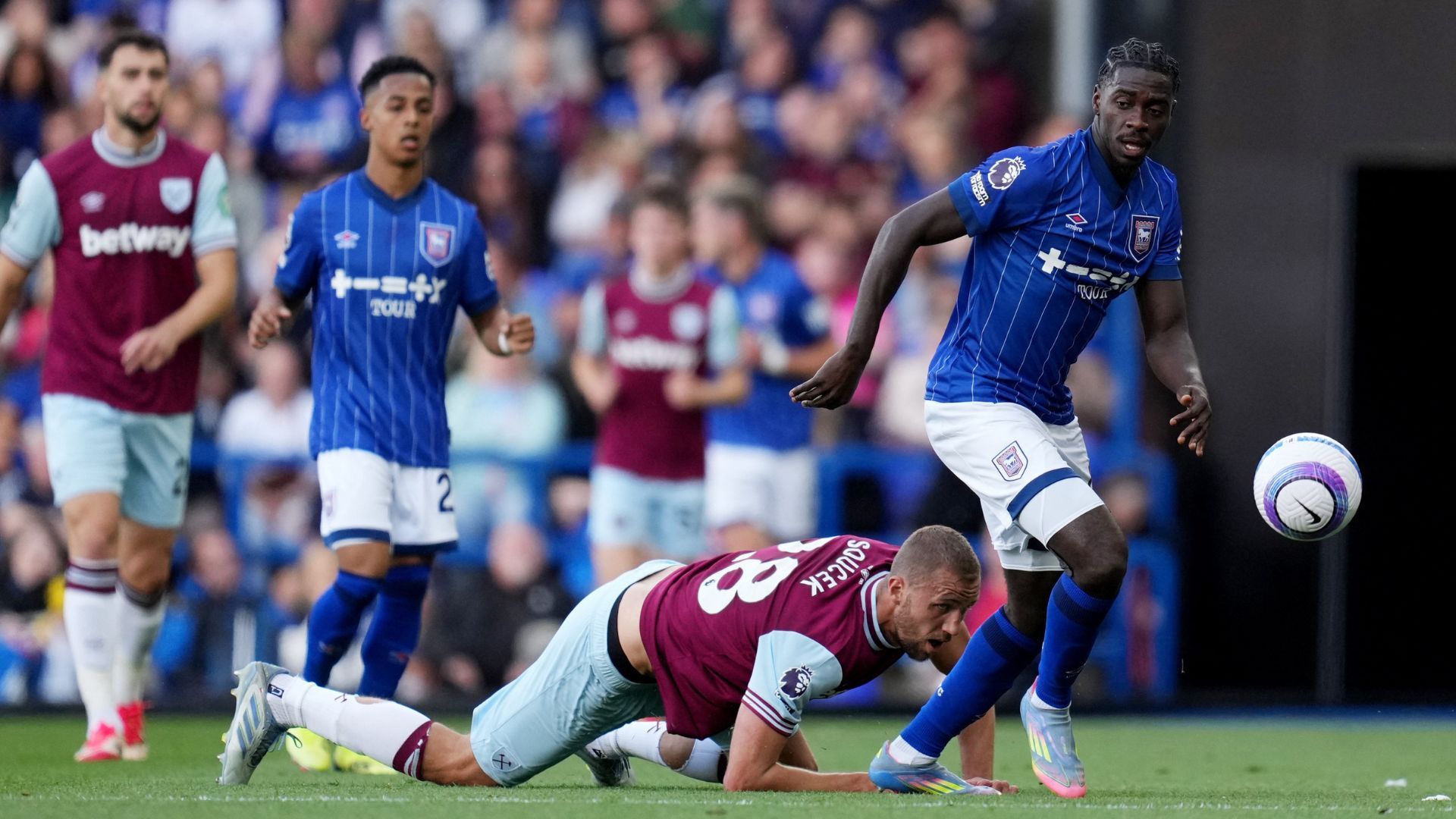 Axel Tuanzebe playing for Ipswich Town against West Ham