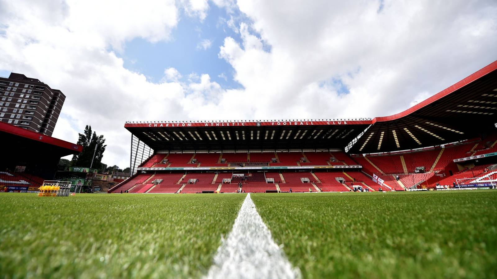 Nathan Jones raih sukses transfer Charlton Athletic di atas Steve Bruce