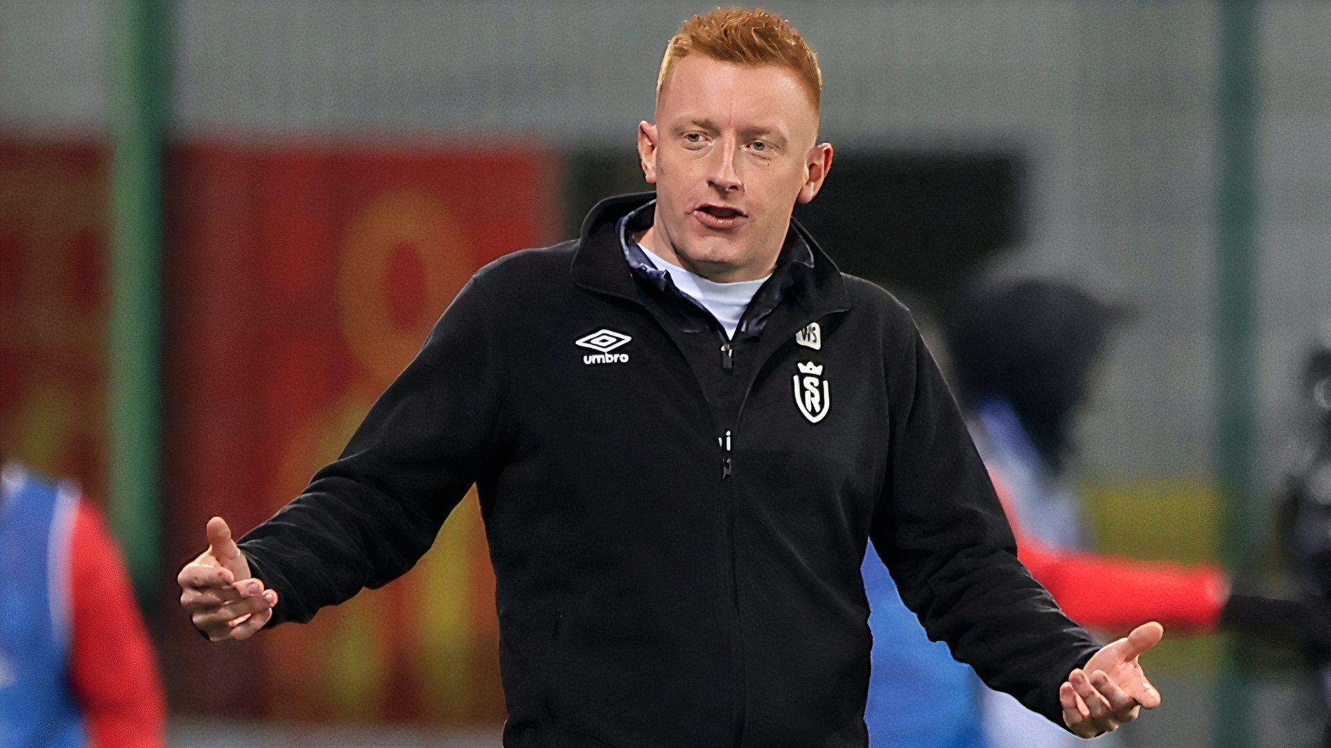 Stade de Reims coach Will Still reacts during a match in Ligue 1 between RC Lens and Stade de Reims