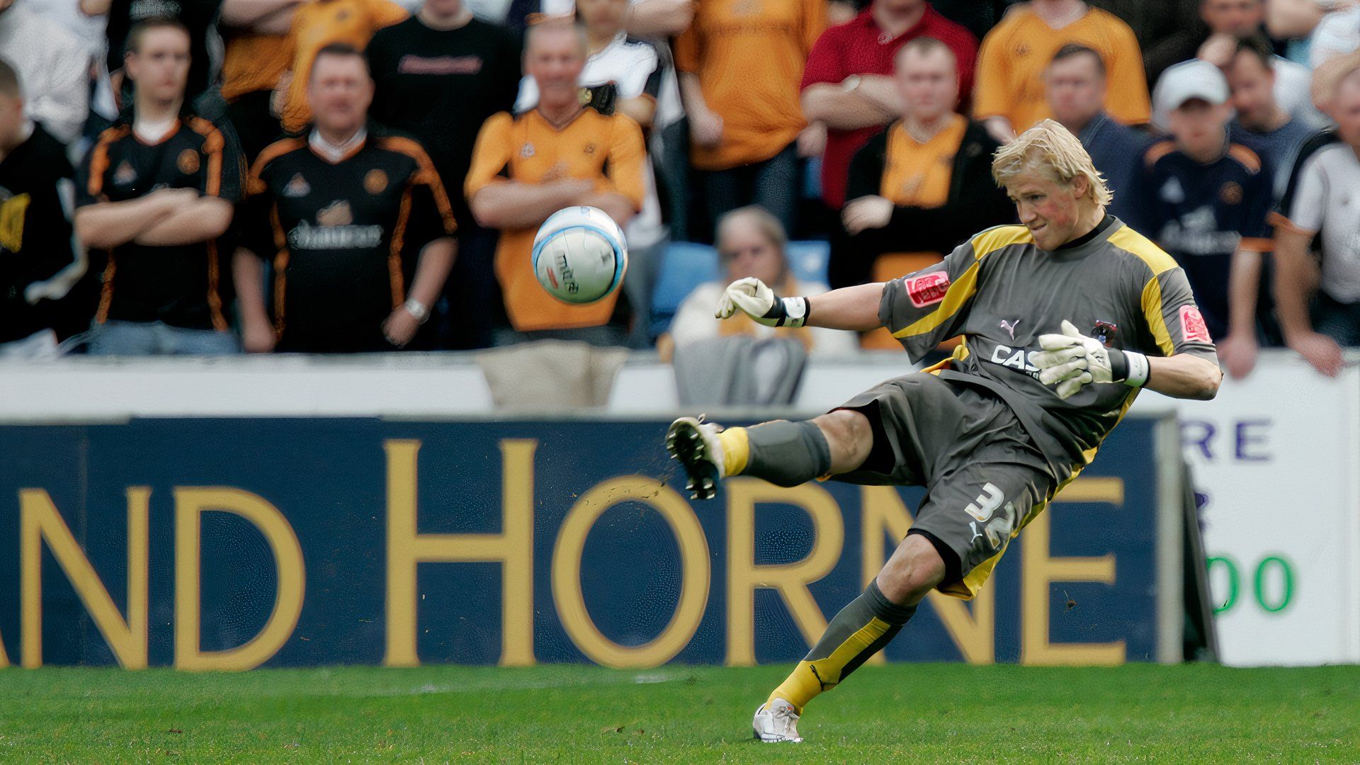 Kasper Schmeichel playing for Coventry City 