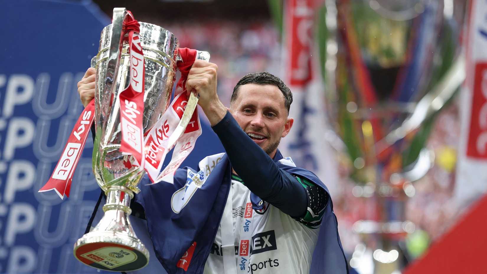 Alan Browne wins the Championship play-off final with Sunderland