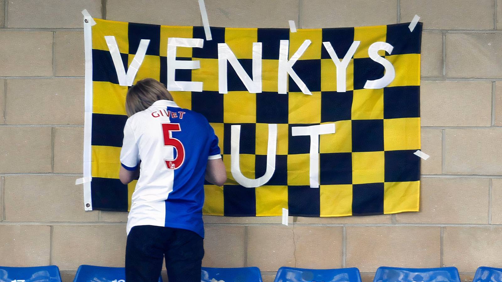 ‘Saya tidak bisa melihat..’ – Klaim tentang masa depan The Venky’s di Blackburn Rovers saat potensi penjualan dibahas.