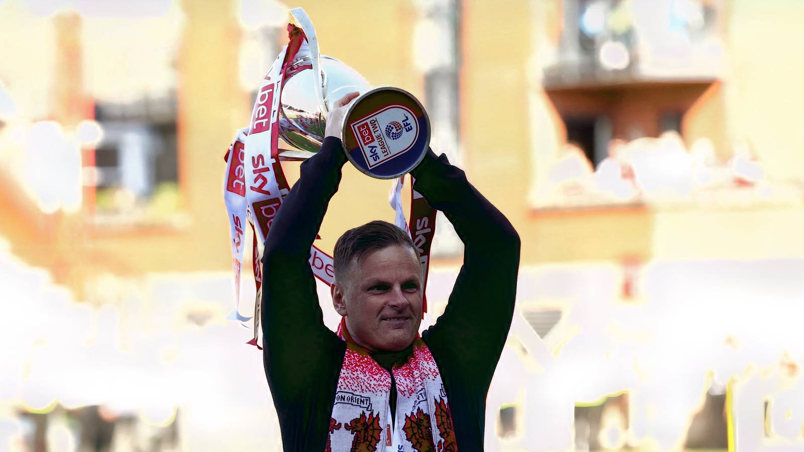 Leyton Orient disarankan untuk ambil pelatih eks-Aston Villa jika Wellens pergi