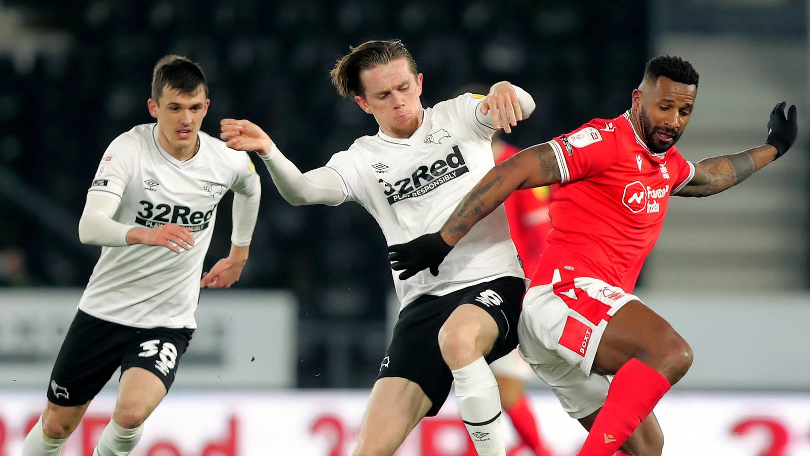 Penggemar Derby County tidak lakukan hal yang dilakukan fans Nottingham Forest Penggemar Derby County tidak lakukan hal yang dilakukan fans Nottingham Forest