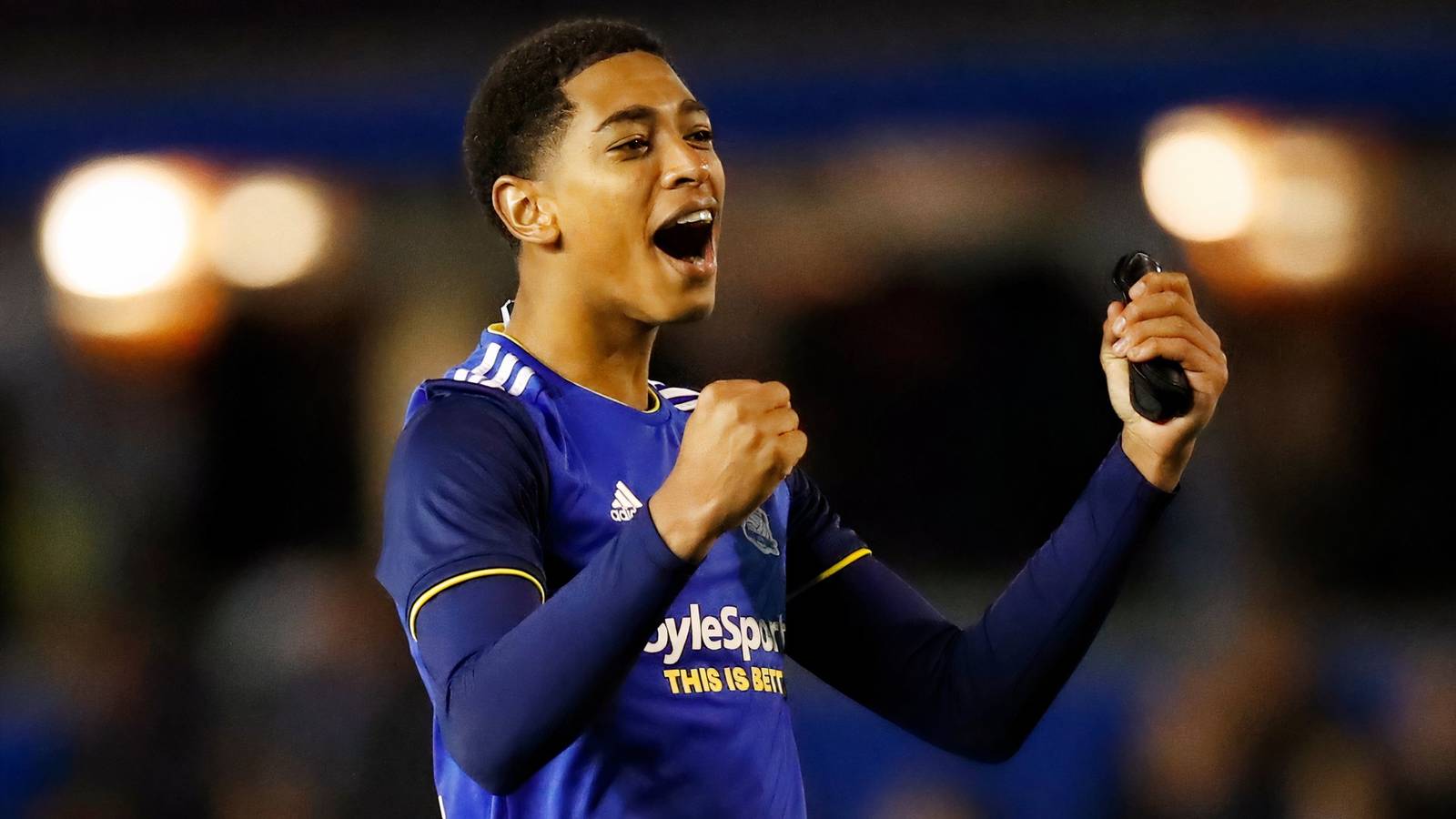 Penggemar Birmingham City akan suka perubahan sepatu Jude Bellingham