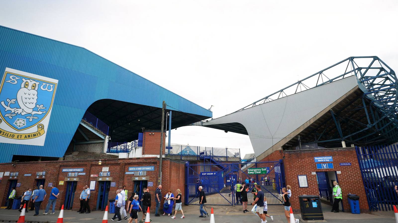 David Richards mempertimbangkan akuisisi Sheffield Wednesday
