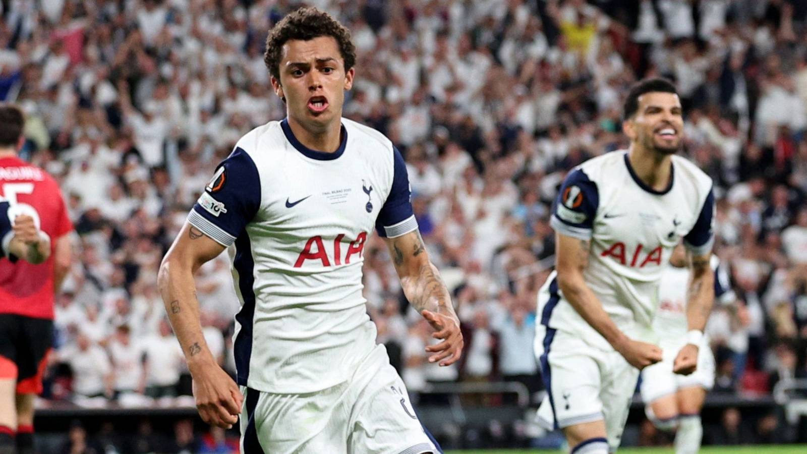 Brennan Johnson – Mang Đến Tốc Độ Và Sự Trực Diện Cho Hàng Công