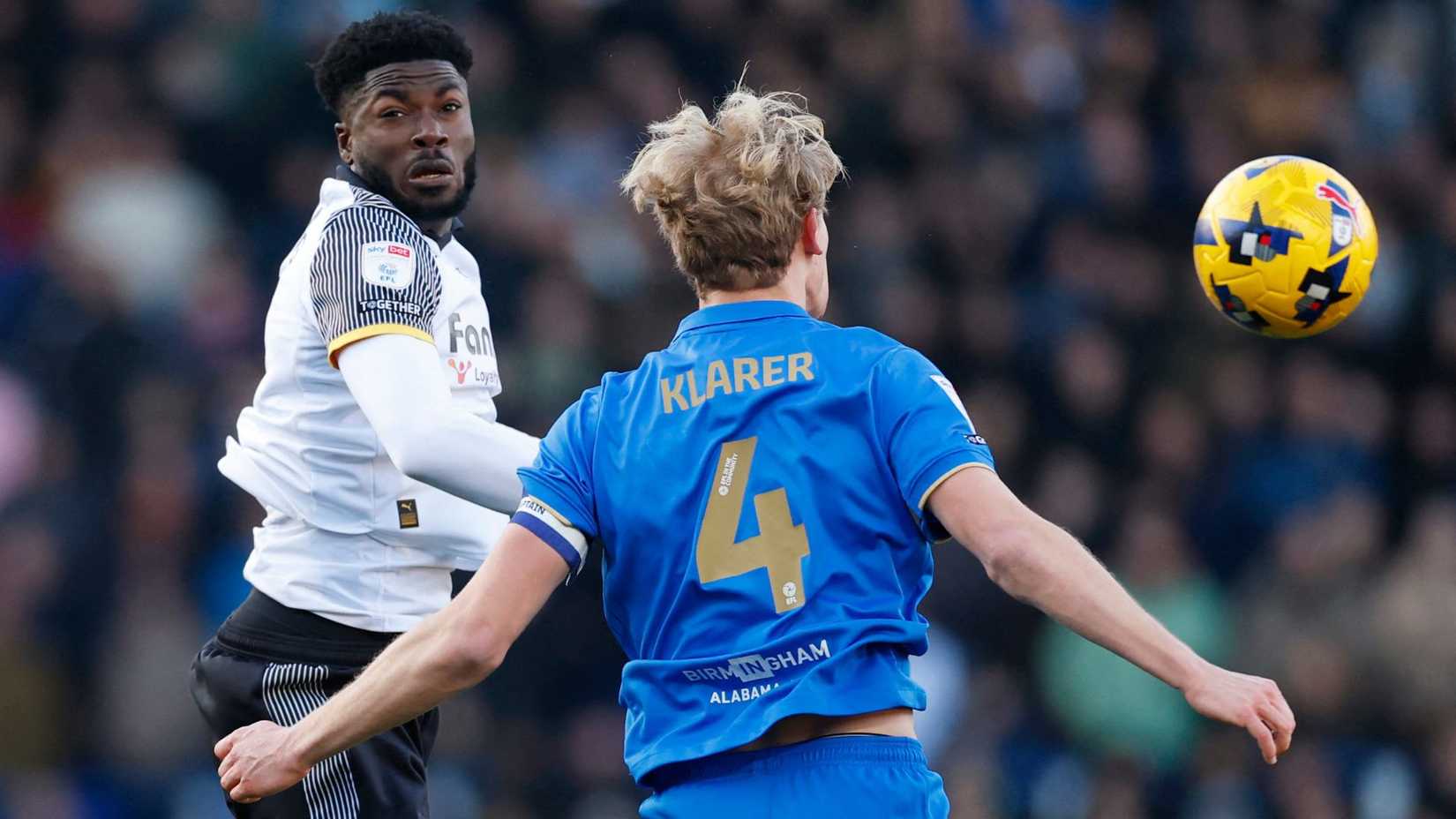 Christoph Klarer del Birmingham City contra el Derby County